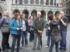 Marktplatz Brssel mit Fremdenfhrer