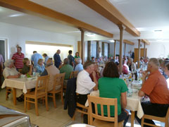 Beim Mittagessen im Kloster Bonlanden